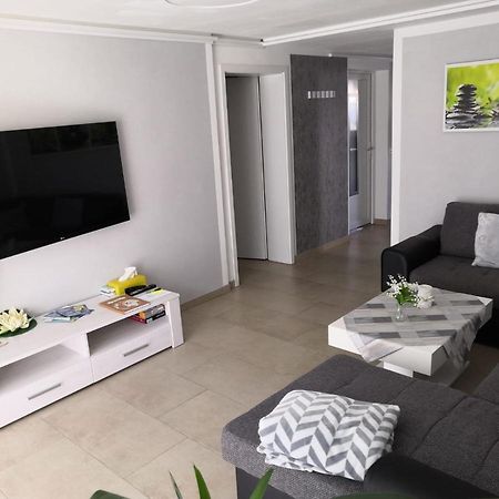 Taunusrast-Usi Apartment Usingen Bagian luar foto