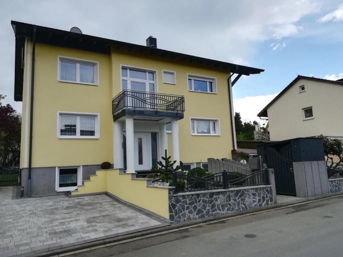 Taunusrast-Usi Apartment Usingen Bagian luar foto