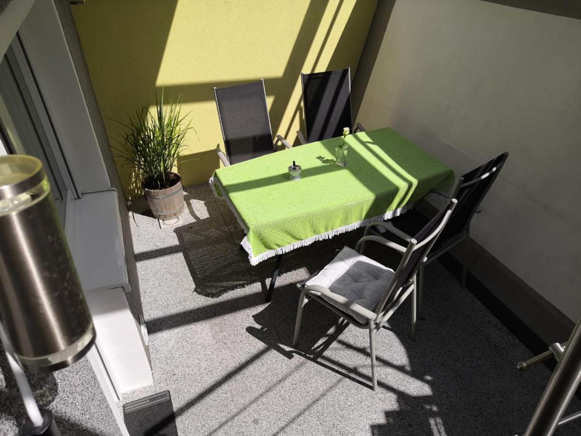 Taunusrast-Usi Apartment Usingen Bagian luar foto