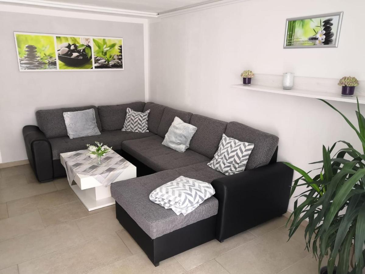 Taunusrast-Usi Apartment Usingen Bagian luar foto